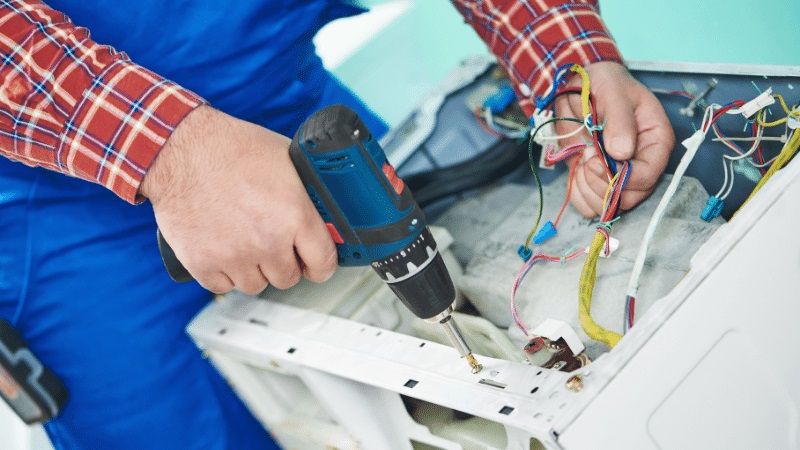 Yenimahalle Liebherr Liebherr çamaşır makinesi kart tamiri – Su almama arızası orijinal parça ile giderildi. - Teknik servis örneği